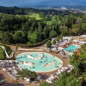 Kompleks wypoczynkowy Hu Norcenni Girasole Village
